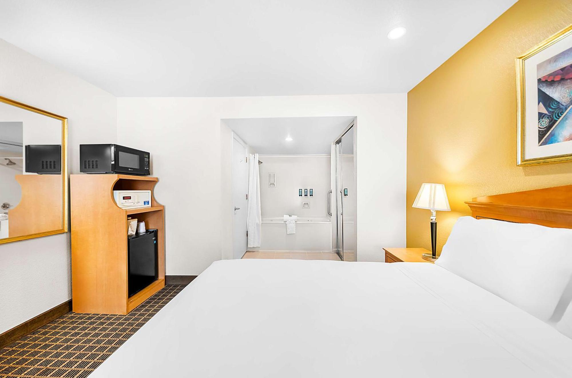 Surestayplus Hotel By Best Western San Jose Central City Экстерьер фото